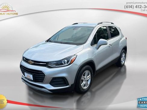 Used 2020 Chevrolet Trax LT w/ LT Convenience Package FWD image 1
