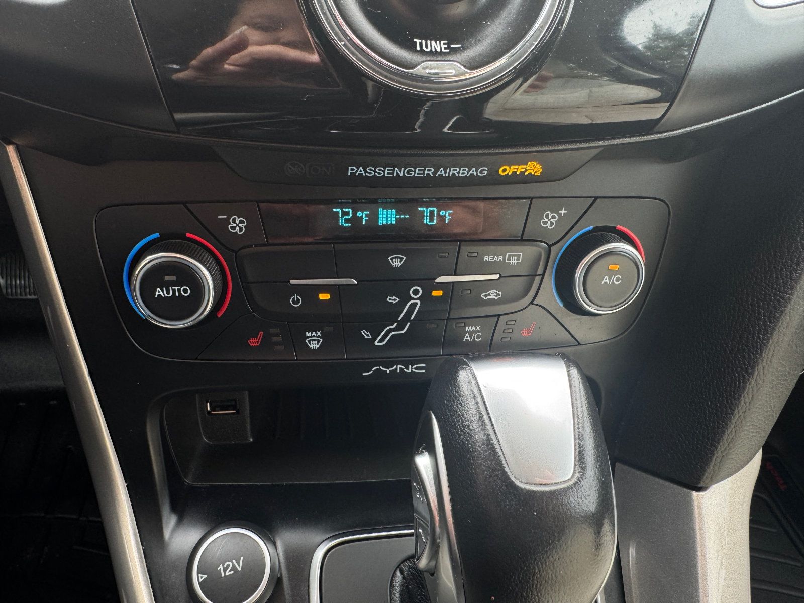 Used 2016 Ford Focus Titanium FWD image 26