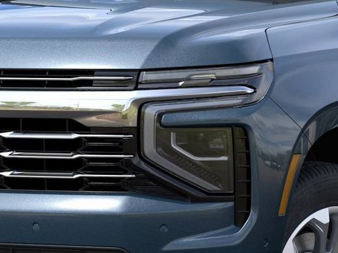 New 2026 Chevrolet Suburban LT AWD/4WD image 10