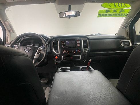 Used 2017 Nissan Titan S image 20
