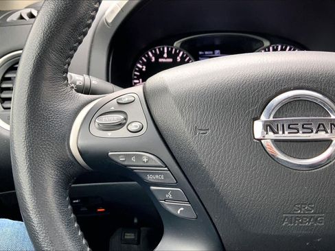 Used 2019 Nissan Pathfinder Platinum image 23
