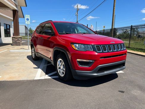 Used 2019 Jeep Compass Sport w/ Cold Weather Group image 9
