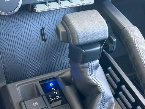 New 2026 Toyota 4Runner SR5 AWD/4WD image 21