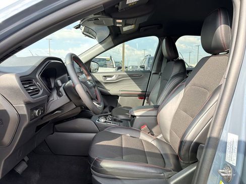 Used 2025 Ford Escape ST-Line image 11