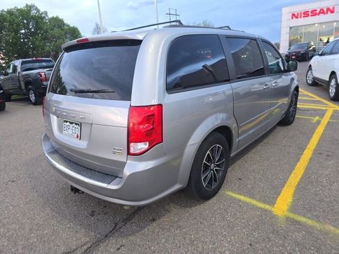 Used 2017 Dodge Grand Caravan GT image 4