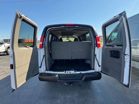 Used 2018 Chevrolet Express 2500 LS w/ Driver Convenience Package image 10