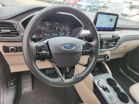 Used 2022 Ford Escape SE w/ Cold Weather Package AWD/4WD image 13