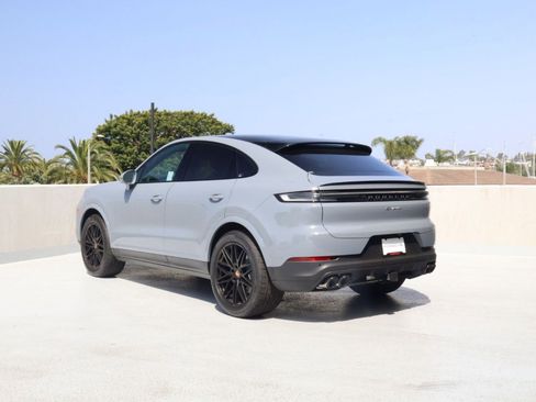 New 2026 Porsche Cayenne Coupe AWD/4WD image 3