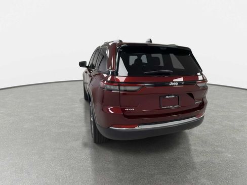 Used 2024 Jeep Grand Cherokee Limited w/ Luxury Tech Group II AWD/4WD image 7