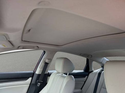 Used 2018 Honda Accord Touring image 18