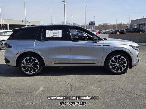 New 2026 Lincoln Nautilus Reserve image 2