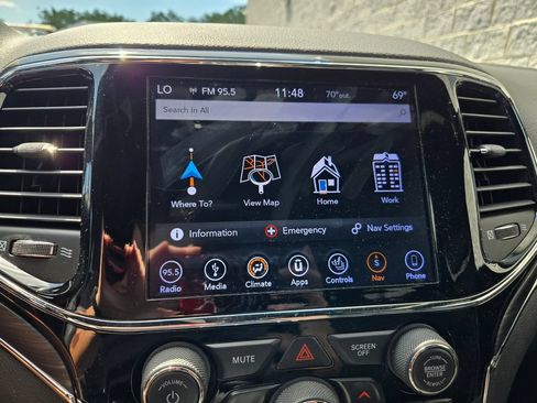 Used 2019 Jeep Grand Cherokee Limited w/ Trailer Tow Group IV AWD/4WD image 26