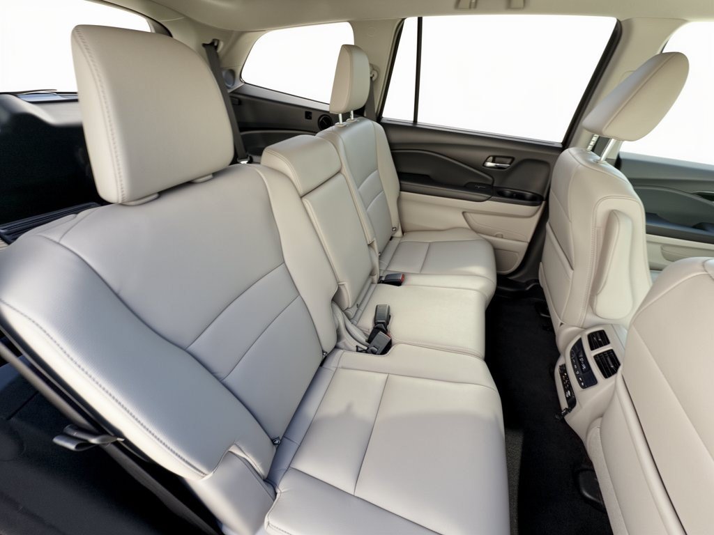 Used 2016 Honda Pilot Touring image 29