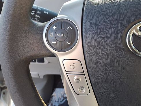 Used 2017 Toyota Prius V Three image 12