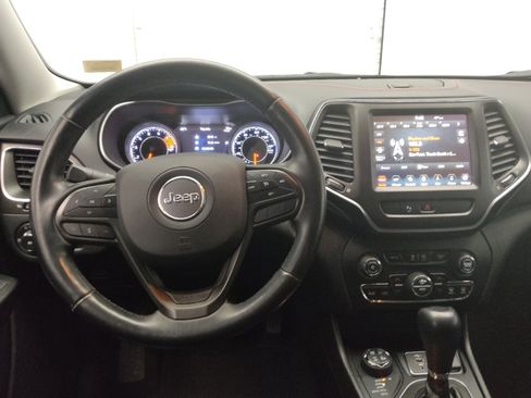 Used 2020 Jeep Cherokee Trailhawk image 22