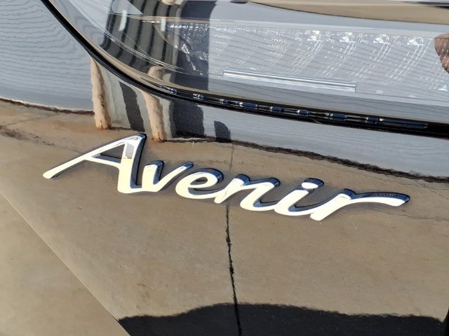 Used 2022 Buick Envision Avenir w/ Technology Package II AWD/4WD image 27