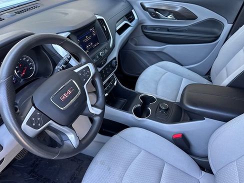 Used 2024 GMC Terrain SLE FWD image 10