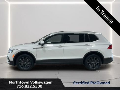 Certified 2024 Volkswagen Tiguan SE w/ Panoramic Sunroof Package AWD/4WD image 2