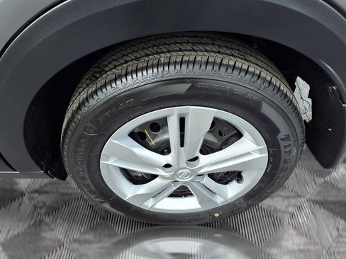 Certified 2025 Nissan Kicks Play S image 18