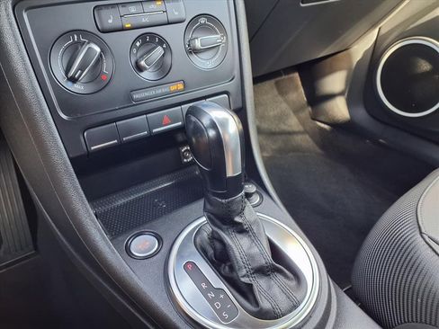 Used 2014 Volkswagen Beetle 2.5 image 5