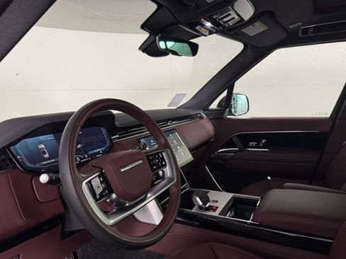 New 2025 Land Rover Range Rover SE image 6