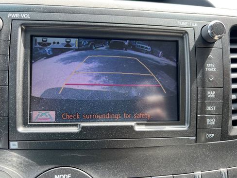 Used 2012 Toyota Sienna Limited w/ Premium Pkg image 23