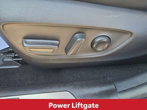 Used 2021 Toyota Venza XLE w/ Softex Package image 21