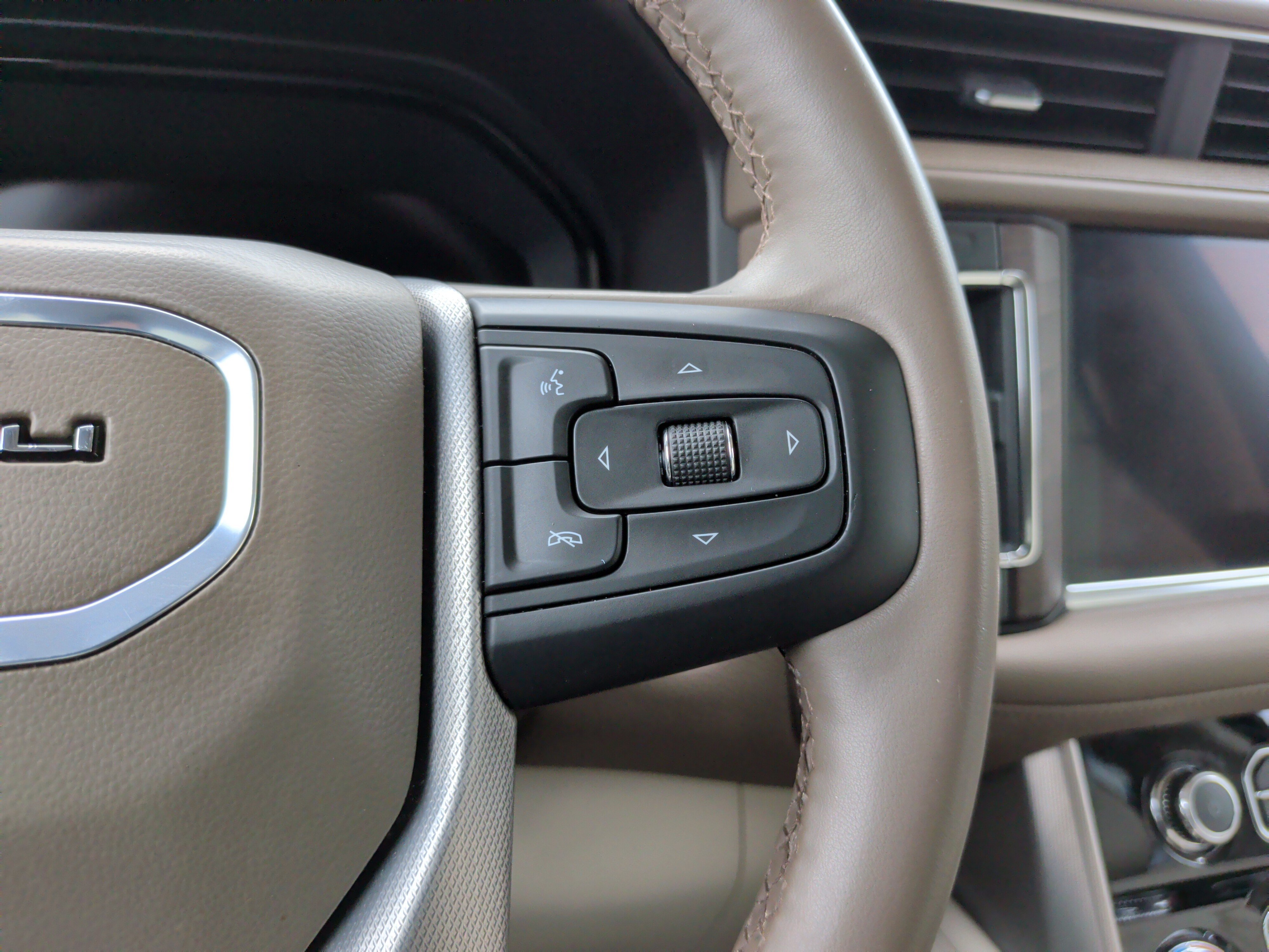 Used 2024 GMC Yukon Denali AWD/4WD image 23