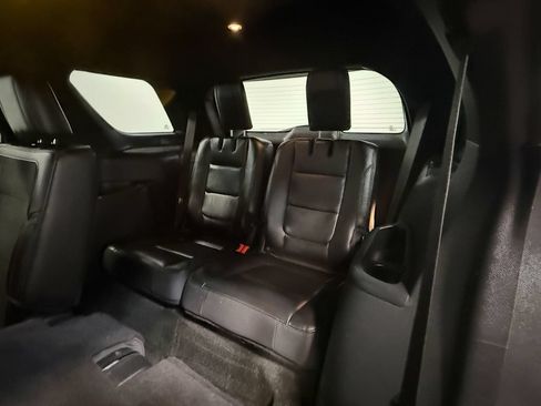 Used 2018 Ford Explorer XLT w/ Equipment Group 202A AWD/4WD image 49