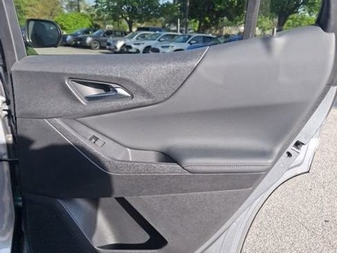 Used 2025 Chevrolet Equinox LT w/ Safety and Technology Package image 19