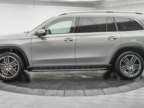Used 2025 Mercedes-Benz GLS 450 4MATIC image 4