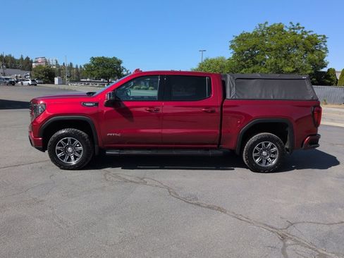 Used 2024 GMC Sierra 1500 AT4 w/ Technology Package AWD/4WD image 5
