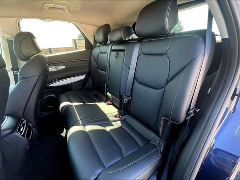 Used 2026 Genesis GV70 2.5T AWD/4WD image 28
