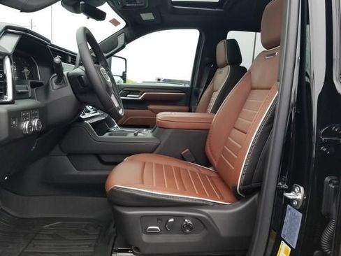 New 2026 GMC Sierra 3500 Denali Ultimate w/ LPO, Black Badging Package AWD/4WD image 7