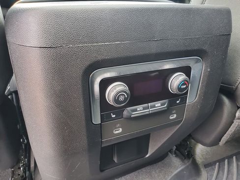 Used 2023 Chevrolet Tahoe Z71 w/ Luxury Package image 35