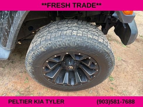 Used 2018 Jeep Wrangler Unlimited Sahara image 14