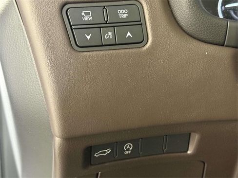 Used 2023 Lexus LX 600 4WD w/ Luxury Package image 29