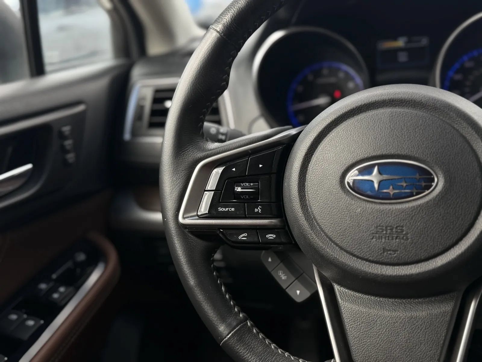 Used 2018 Subaru Outback 3.6R Touring w/ Popular Package #3 AWD/4WD image 23
