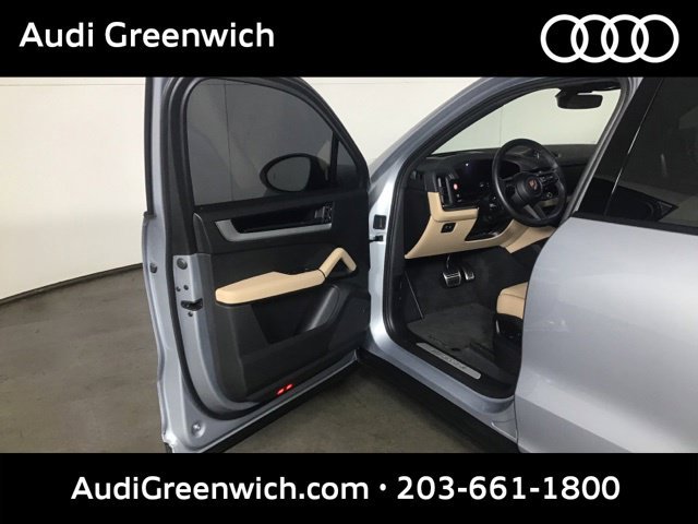 Used 2025 Porsche Cayenne S AWD/4WD image 10