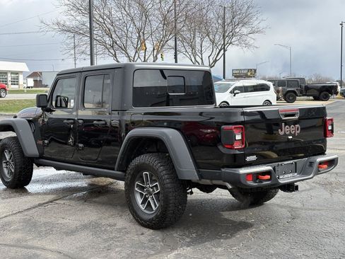 Used 2025 Jeep Gladiator Mojave w/ Convenience Group image 5