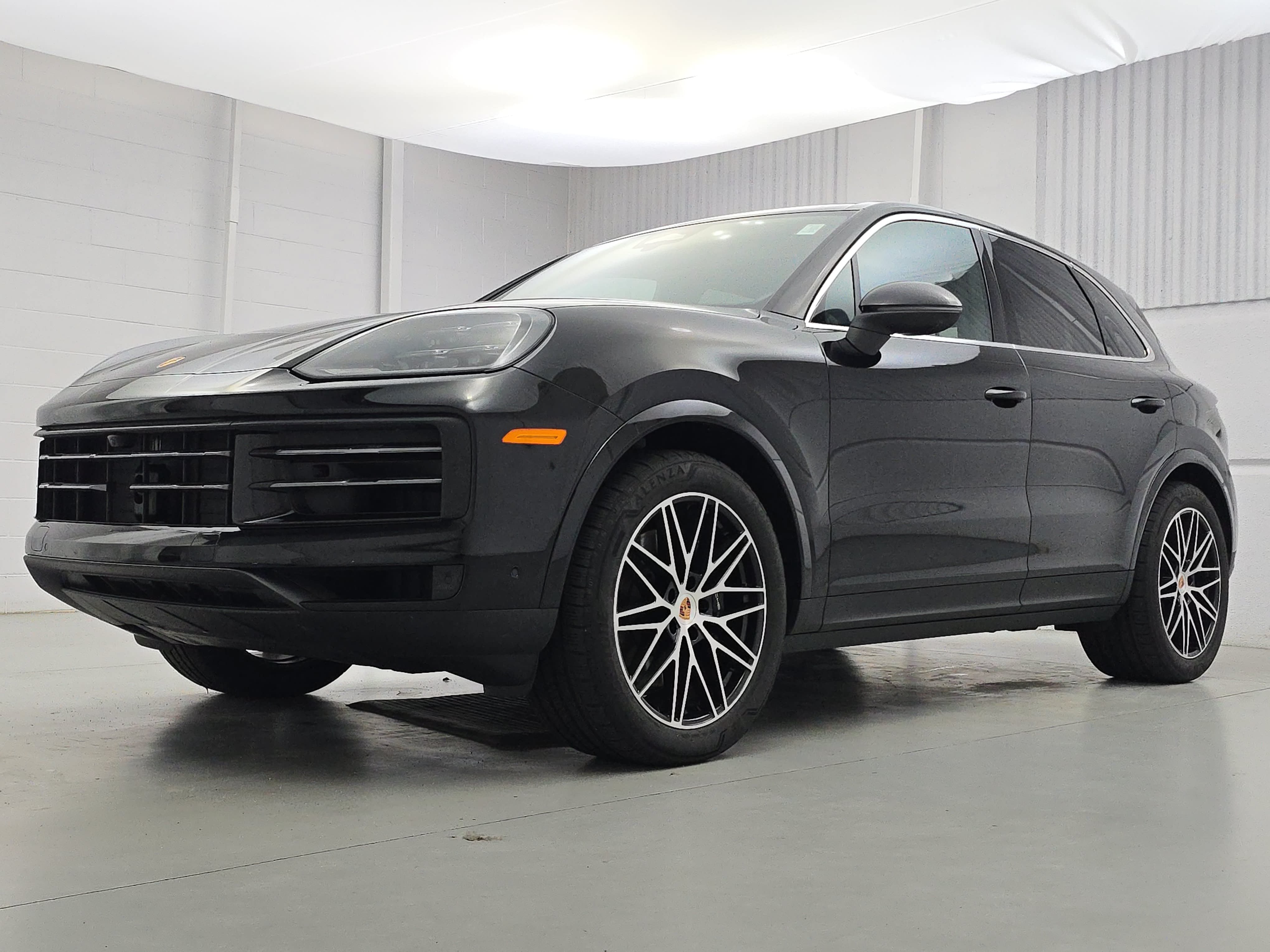 Certified 2026 Porsche Cayenne AWD/4WD image 1