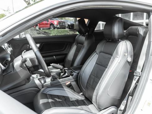 Used 2021 Ford Mustang GT Premium w/ GT Performance Package RWD image 7