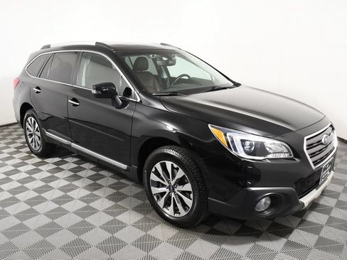 Used 2017 Subaru Outback 3.6R Touring AWD/4WD image 8