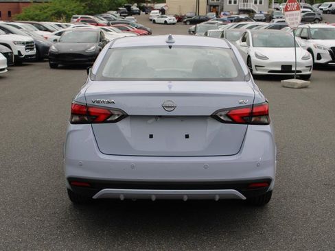 Used 2023 Nissan Versa SV w/ Trunk Package FWD image 7