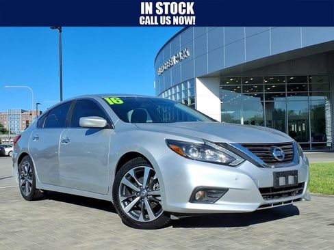 Used 2016 Nissan Altima 2.5 SR FWD image 1
