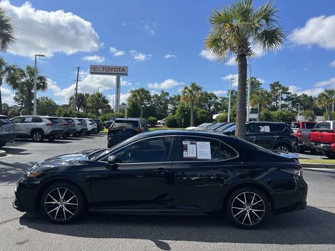 Used 2023 Toyota Camry SE FWD image 7