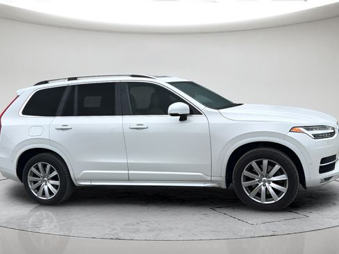 Used 2019 Volvo XC90 T6 Momentum w/ Advanced Package AWD/4WD image 3