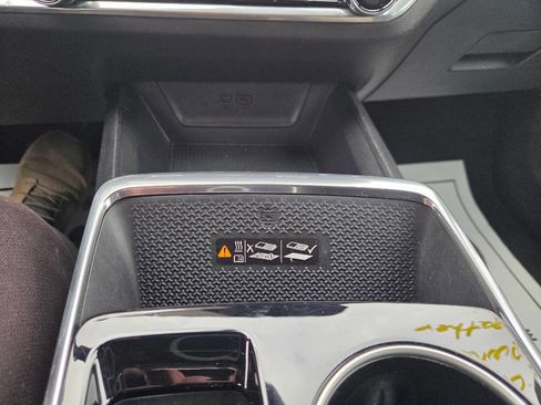 Used 2025 Chevrolet Equinox LT w/ Convenience Package II image 12