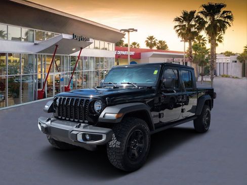 Used 2023 Jeep Gladiator Sport AWD/4WD image 6