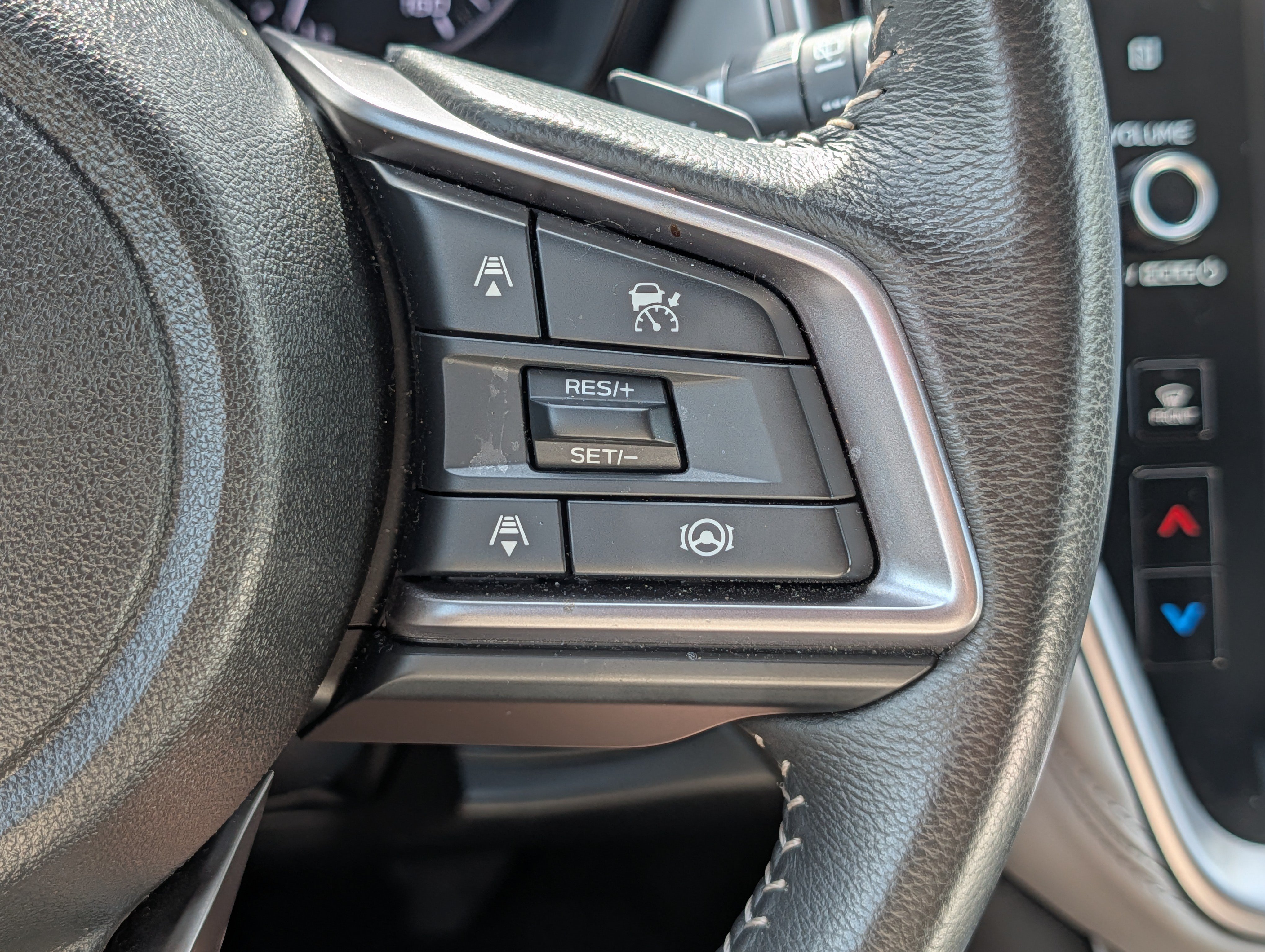 Certified 2025 Subaru Outback Premium AWD/4WD image 30